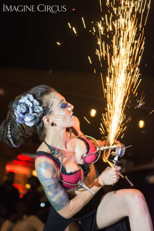 Tik-tok, Grinder Girl, Spark Show, Imagine Circus, Mulino, Photo by Slater Mapp