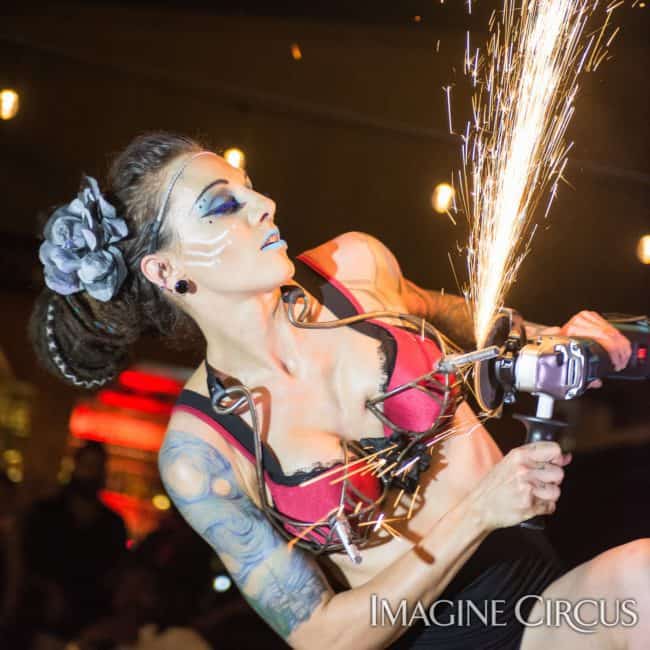 Tik-tok, Grinder Girl, Spark Show, Imagine Circus, Mulino, Photo by Slater Mapp