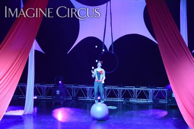 Juggler, Harrah's Casino, Cherokee, NC, Imagine Circus, Adam, Photo by Susan Dipert Scott