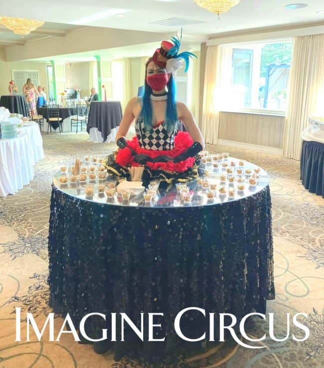 Strolling Table, Circus Girls, Brittany, Imagine Circus Performers