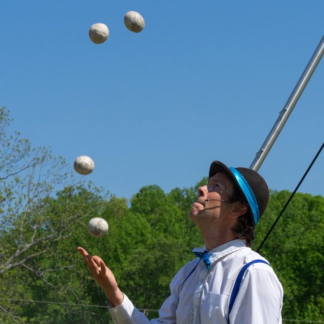 Juggler, Tain, Imagine Circus, Photo by Victoria Earl