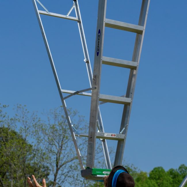 Ladder Balancing, Juggler, Tain, Imagine Circus, Photo by Victoria Earl