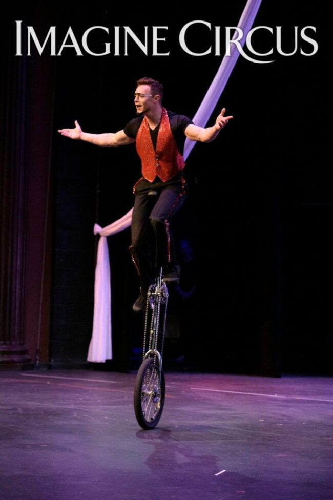 Giraffee Unicycle, Rocco, Crowd Imagine Circus, Stage Show, Photo by Zach Thomas with Monarch Studios and Flagler College